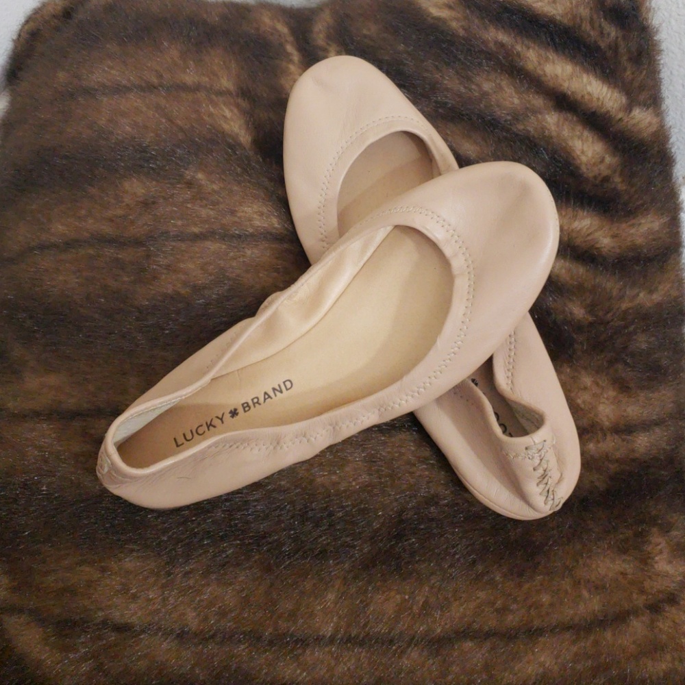 Lucky Brand Stich-Back Flats in Nude